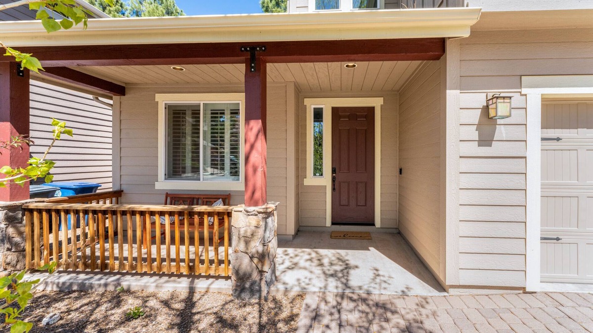 Flagstaff House | Newly Renovated Mountain Getaway Stocked for Fun! -