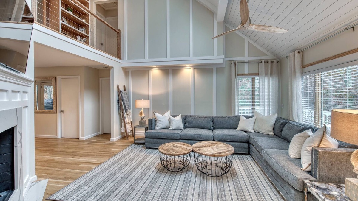 North Sea House | Newly Renovated Oasis + HotTub! Southampton/Sag steps to Beach/Tennis/Pickleball