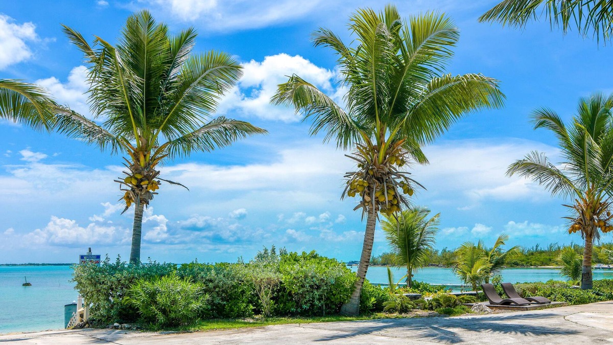 George Town House | Newly renovated Oceanfront Townhouse with Stunning Views & Private Beach Access