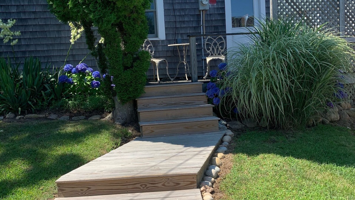 Block Island Cottage | Newly Renovated, Private Oasis!- AC for summer months!