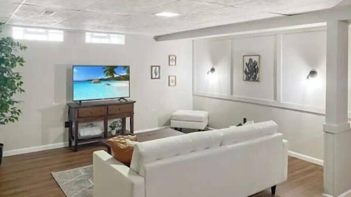 Westlake House | Newly Renovated Private Cozy & Conveniently Located