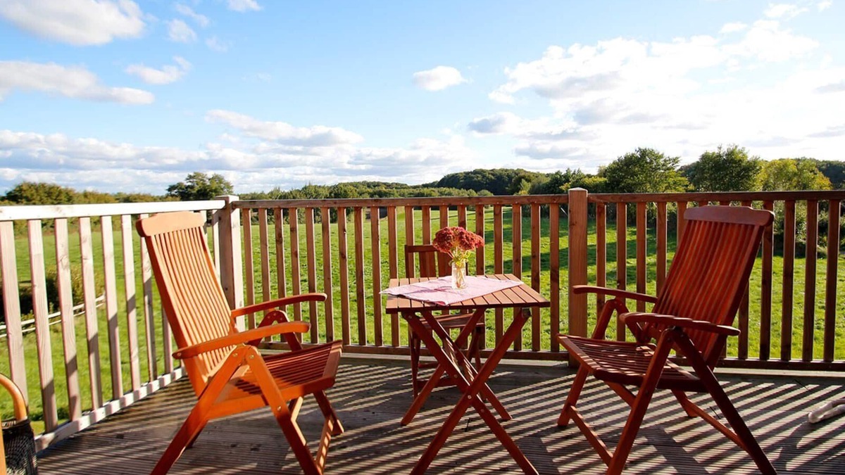 Brarupholz Apartment | Newly renovated "Sleeping Beauty" vacation apartment in a modern country house style and a fairytale-like secluded location, ideal for couples looking for a break from everyday life far away from the hustle and bustle of the city