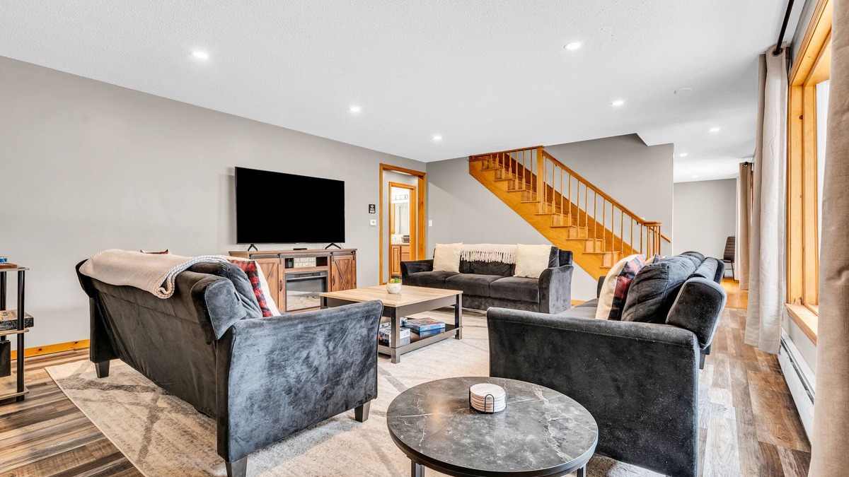 Hanover House | Newly Renovated | Sunday River | Hot Tub