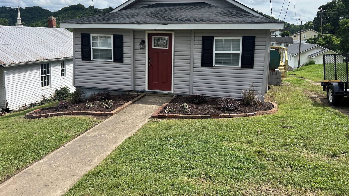 St. Paul House | Newly renovated three bedroom home in downtown St. Paul , Va