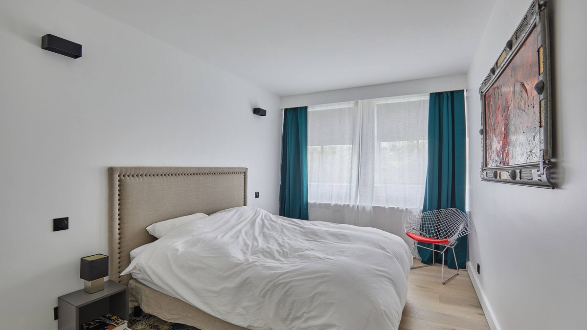 Auteuil Apartment | Newly Renovated Very Large 2 Bedroom Flat