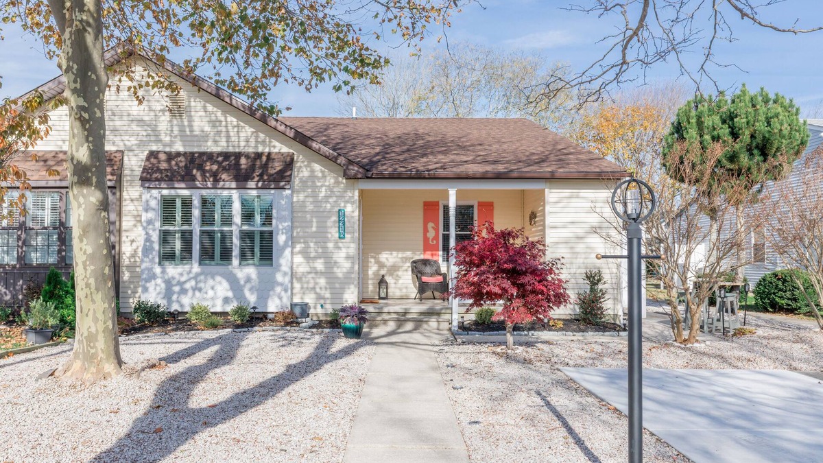 Village Green House | Newly renovated Village Green Quad within walking distance to the harbor.