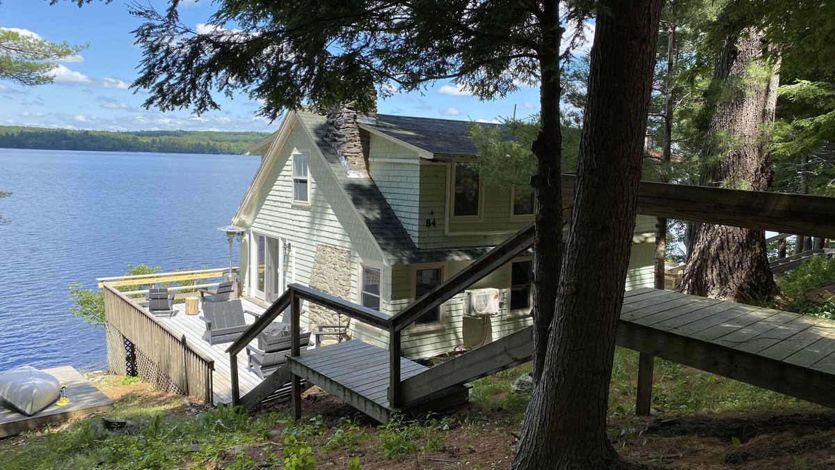 Jefferson Cottage | Newly Renovated Waterfront House on Lake Damariscotta; Quiet Winter Retreat!