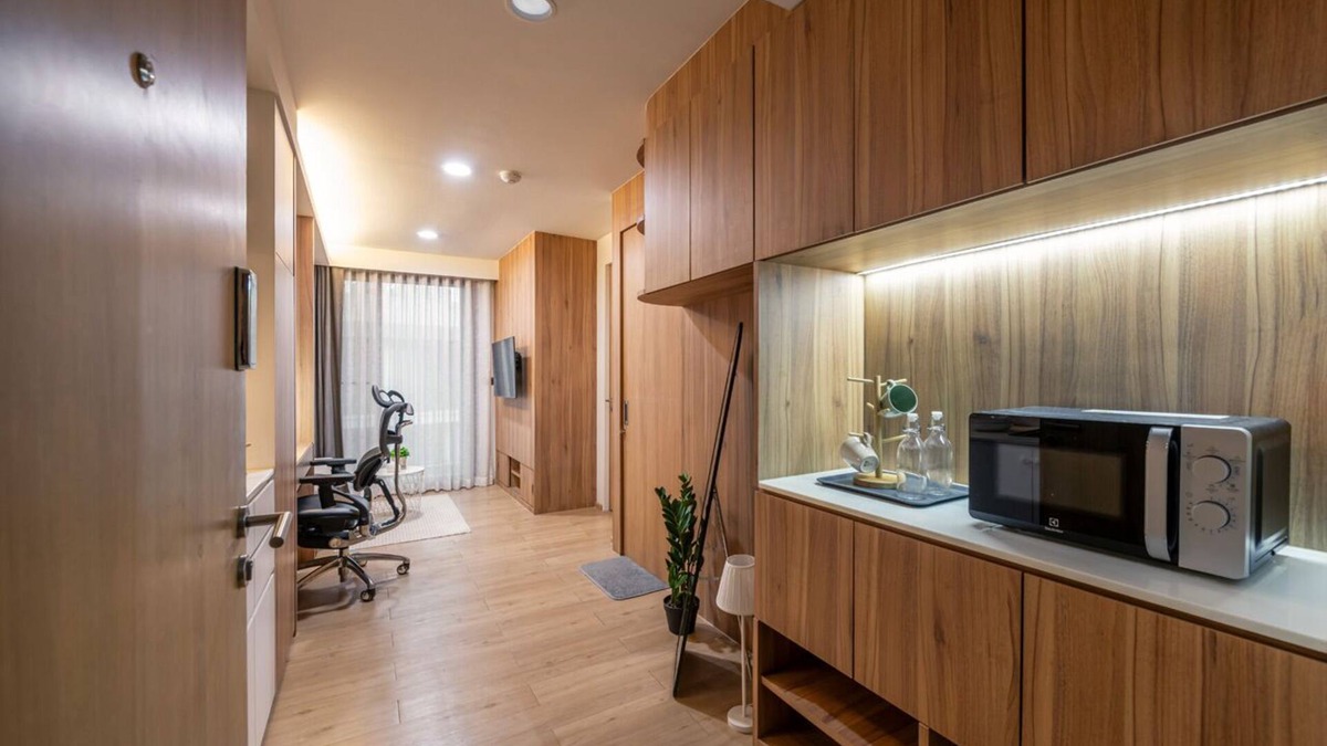 Nana Condo | Newly renovated Work-Friendly Condo @ Heart of BKK 5mins to Train