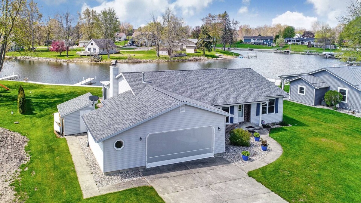 Wolcottville House | Newly updated 2023 home on Dallas Lake