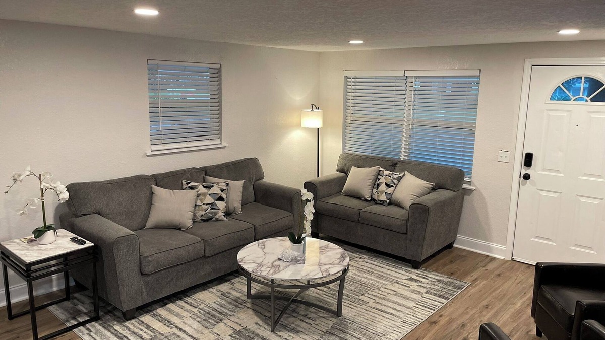 Northside House | Newly Updated 4-bedroom House Close to Jax Airport and Downtown Jacksonville