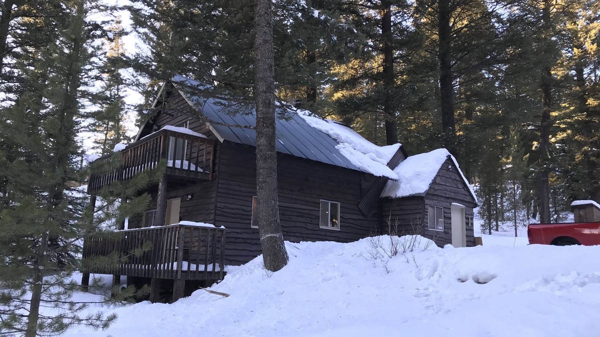 Rea Cabin | Newly Updated Cabin in a perfect location! WiFi included!