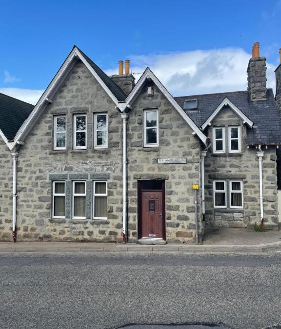 Lairg Apartment | Newsagents Flat