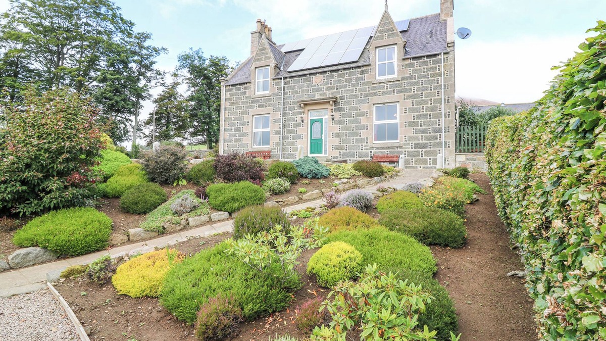 Huntly Cottage | NEWSEAT, pet friendly, with a garden in Huntly
