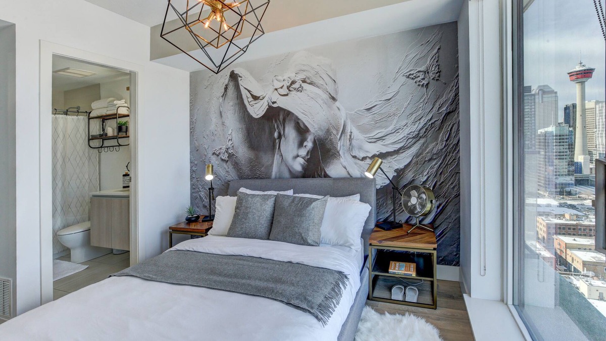 East Village Condo | Next to Bmo/saddledome Downtown Calgary 2 bedroom Penthouse style condo sleep 6
