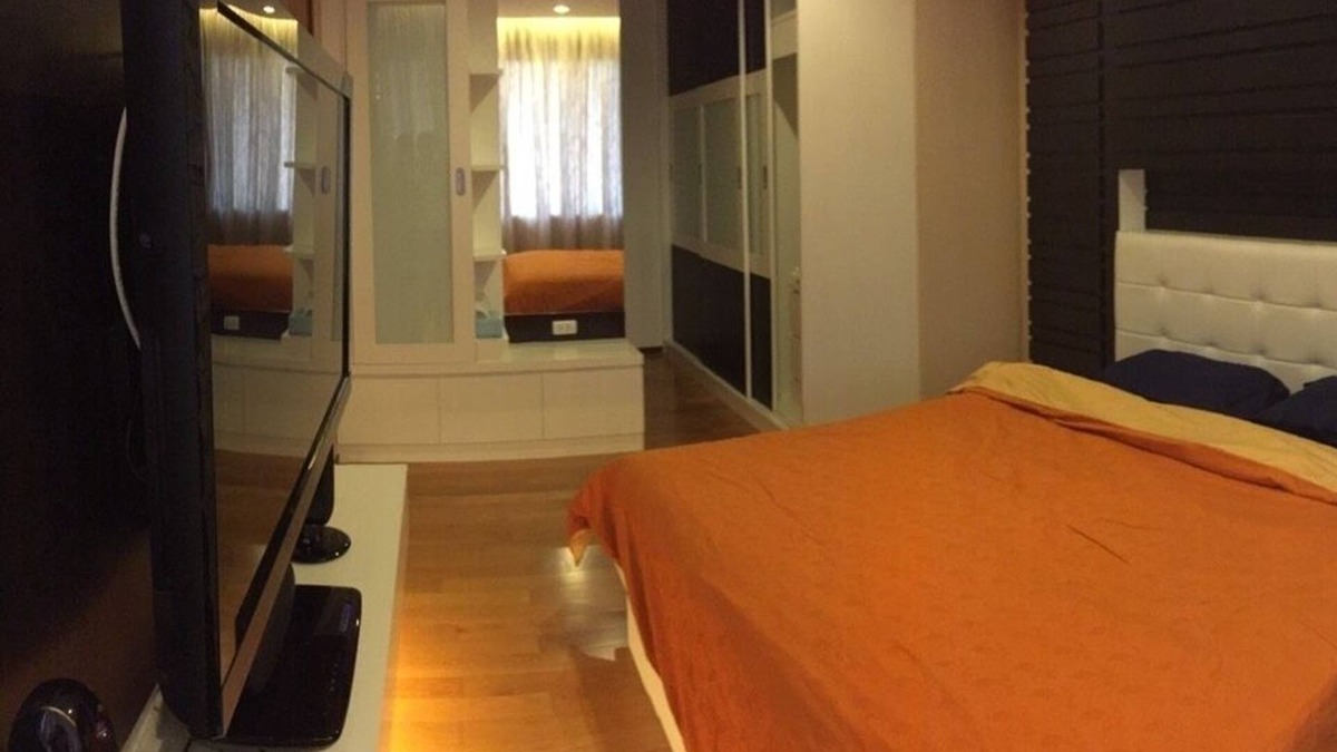 Khlong Ton Sai Apartment | Next to BTS, 600ft, OpenView,1BR, WiFi1