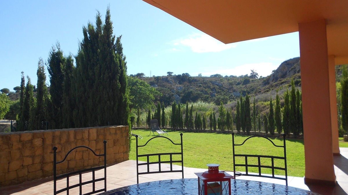 Manilva Apartment | Next to Sotogrande, Great apartment with private garden and sea views WIFI
