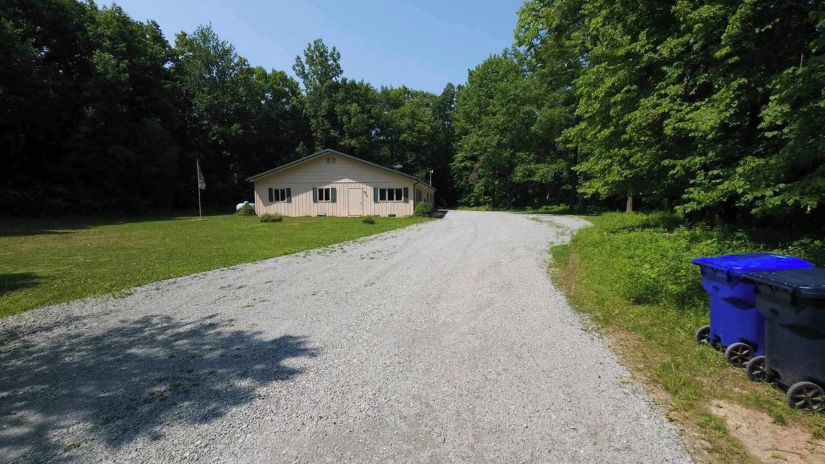 Oneida House | NFL Draft, Charming 3-bedrooms 2 full bathrooms 10 miles to Lambeau