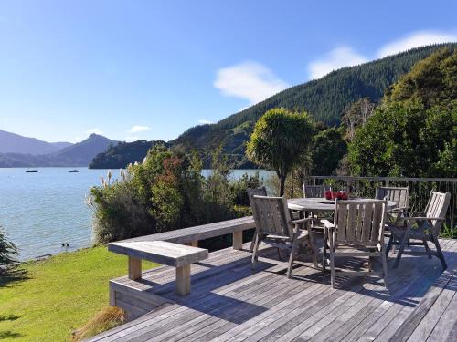 Moetapu Bay House | Ngaire's Haven - Mahau Sound Holiday Home