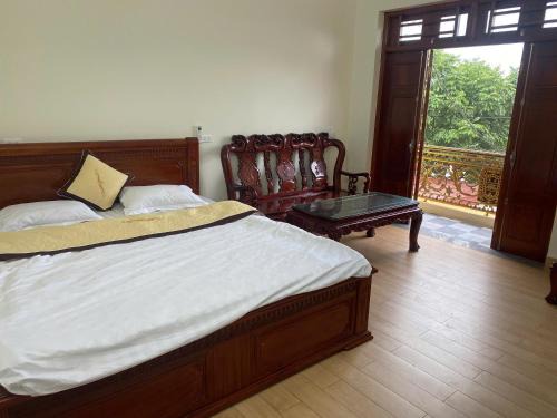 Hoa Lu House | Nhà Nghỉ Tùng Nhiên