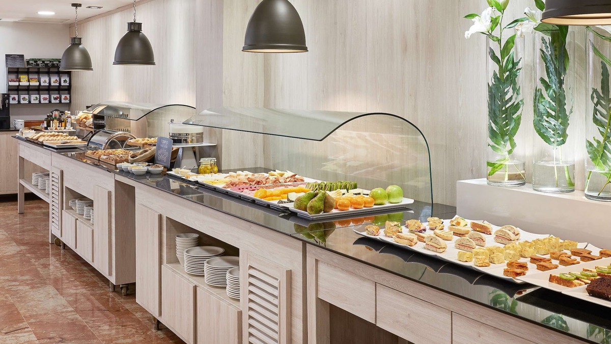 La Trinidad-San Juan y Todos los Santos Hotel | NH Córdoba Califa Hotel