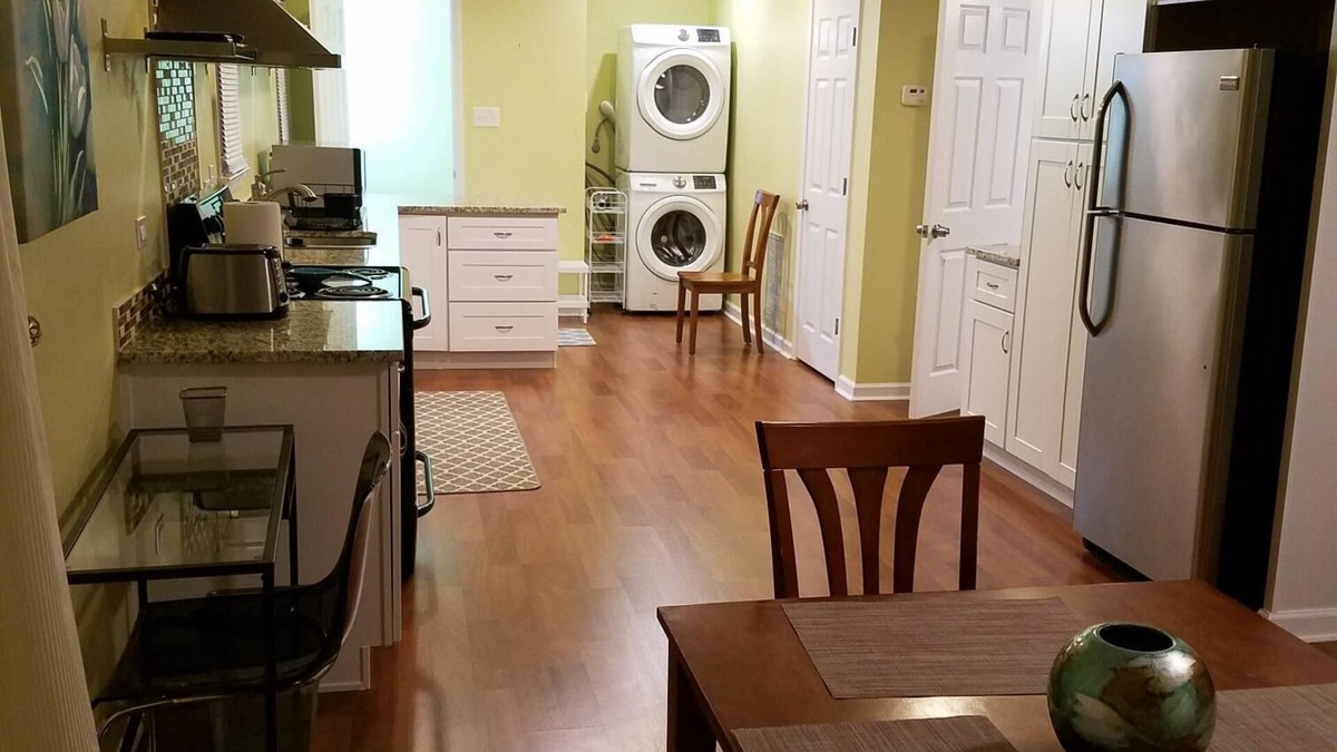 Sardis Forest House | Nice 1 bedroom 1 1/2 bath guest-house /apartment for your enjoyment!