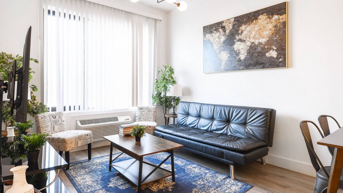 Elizabeth Apartment | Nice 1BR next to EWR 6355