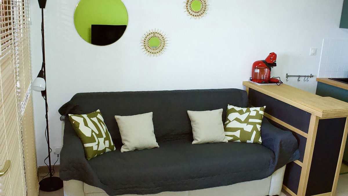 Le Rayol Apartment | Nice 27m² with terrace and sea view