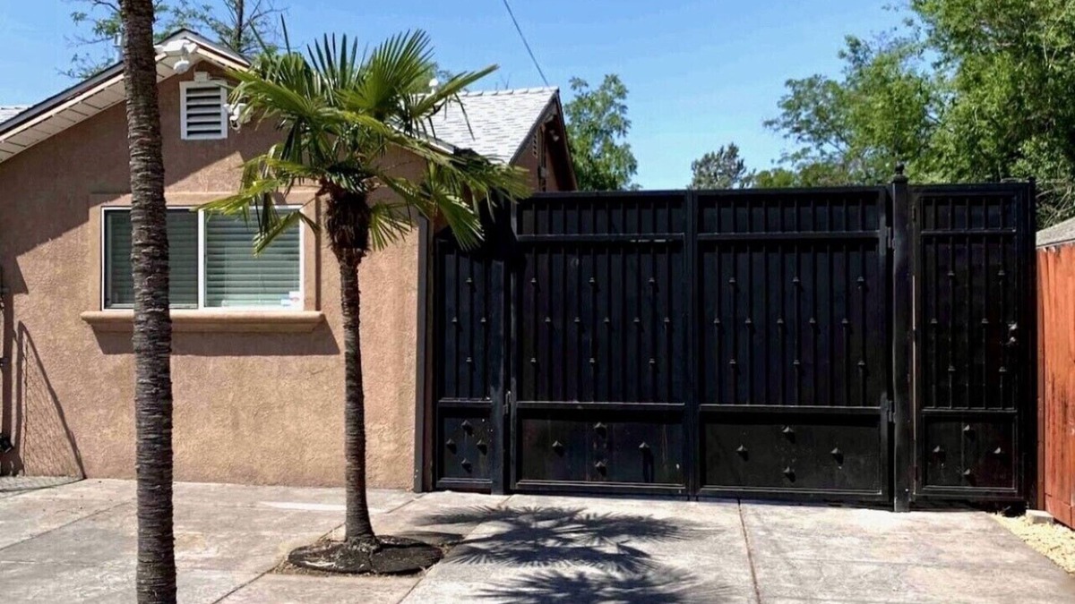 Arden-Arcade House | Nice 2Bedroom, 1,5 bathroom in Central location with secured parking.