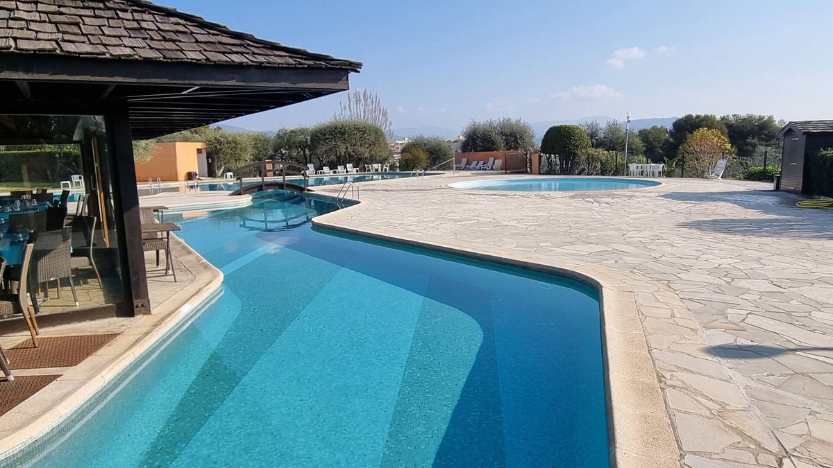 La Californie Apartment | Nice 3 P. Panoramic view, Sea and Mountain.Pool. 10 mn from the beach and the PROM