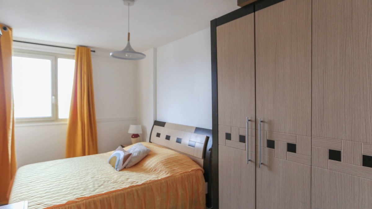 Le Pre-Saint-Gervais Apartment | Nice 3 rooms with balcony in Pré-Saint-Gervais