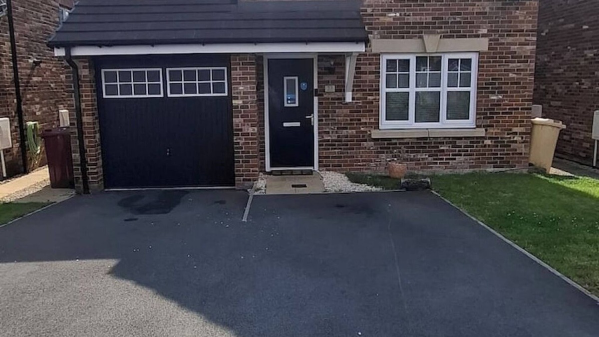 Bolton House | Nice 4 bedroom + Free Parking