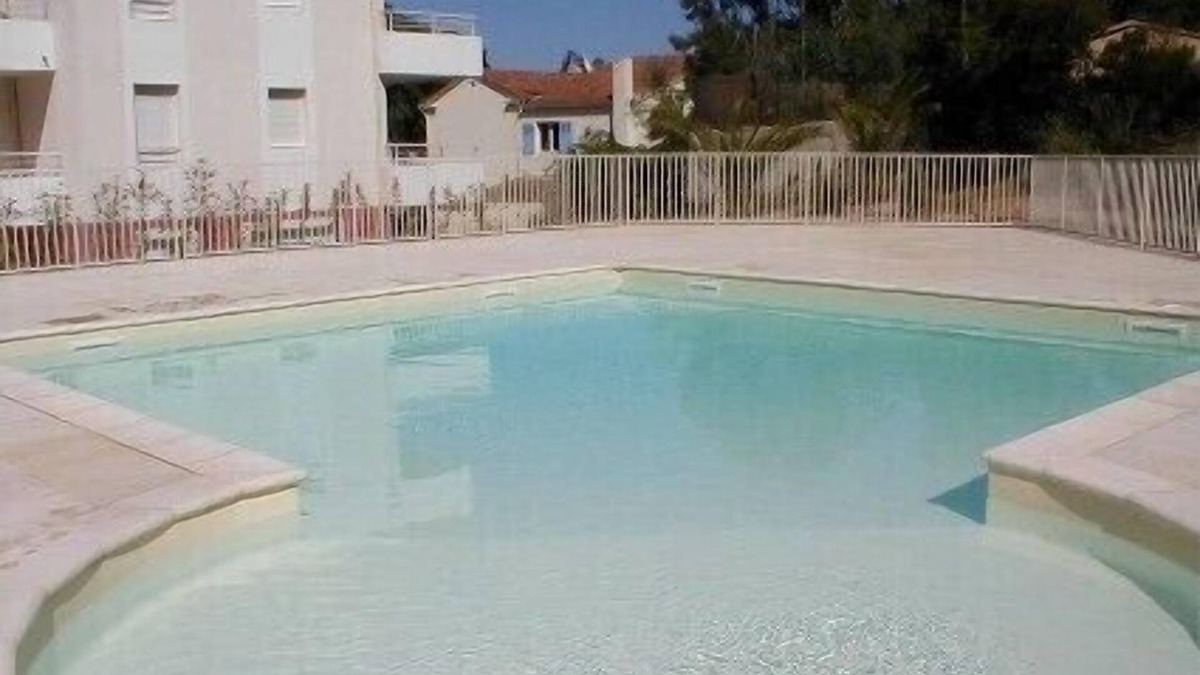 Cavalaire-sur-Mer Apartment | Nice and air conditioned apartment last floor and sea view in a residence with swimming-pool.