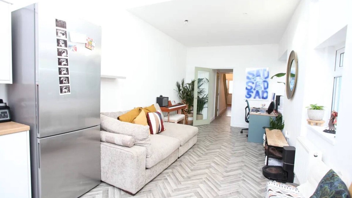 Newport House | Nice and clean house with terrace and garden