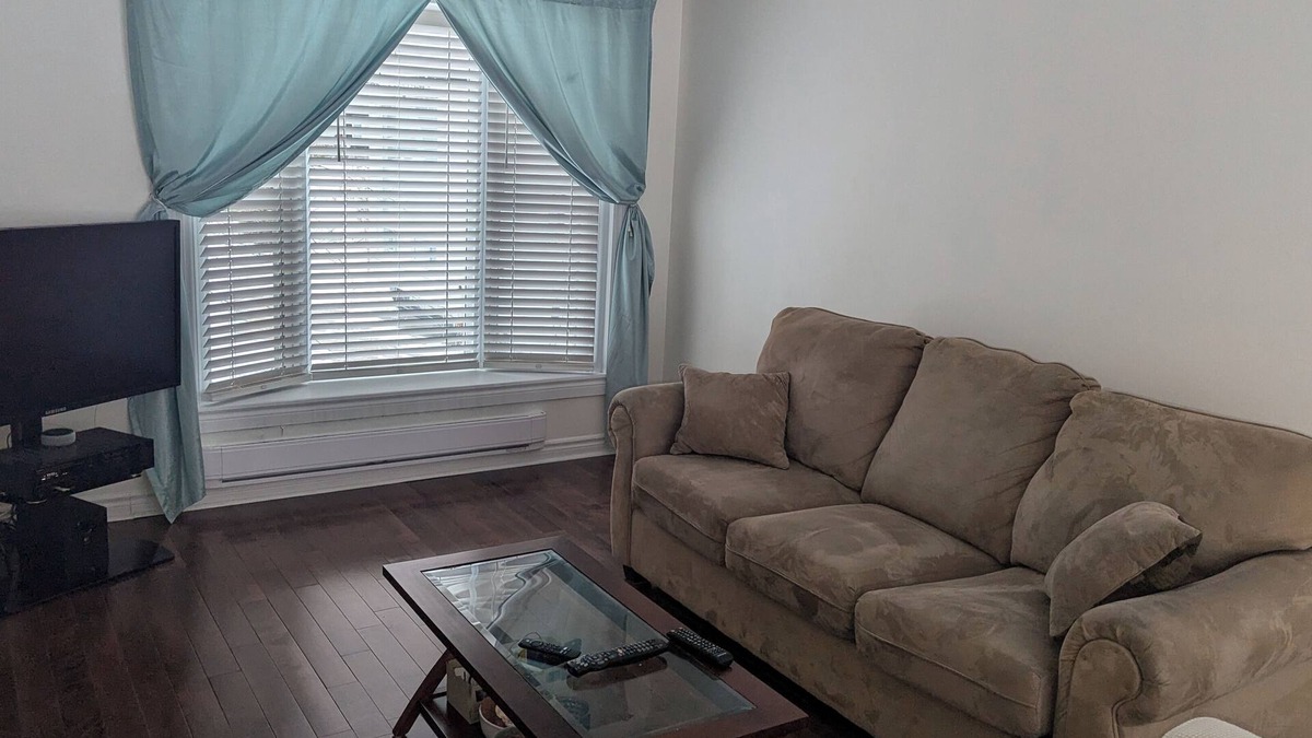 Bramalea House | Nice and Quiet Place close to Bramalea Center and Shopping Center.