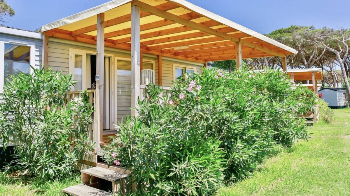 Marina di Montalto House | Nice and welcoming mobile home located near the beach with air conditioning of approximately 32 m2 composed of a living room, kitchenette with gas stove, fridge with freezer, pots and pans.A bedroom with a double bed and two other bedrooms with two singl