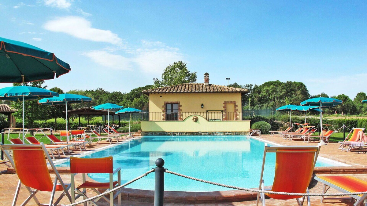 Rigutini Apartment | Nice apartment for 2 people with A/C, pool, WIFI, TV, patio and pets allowed