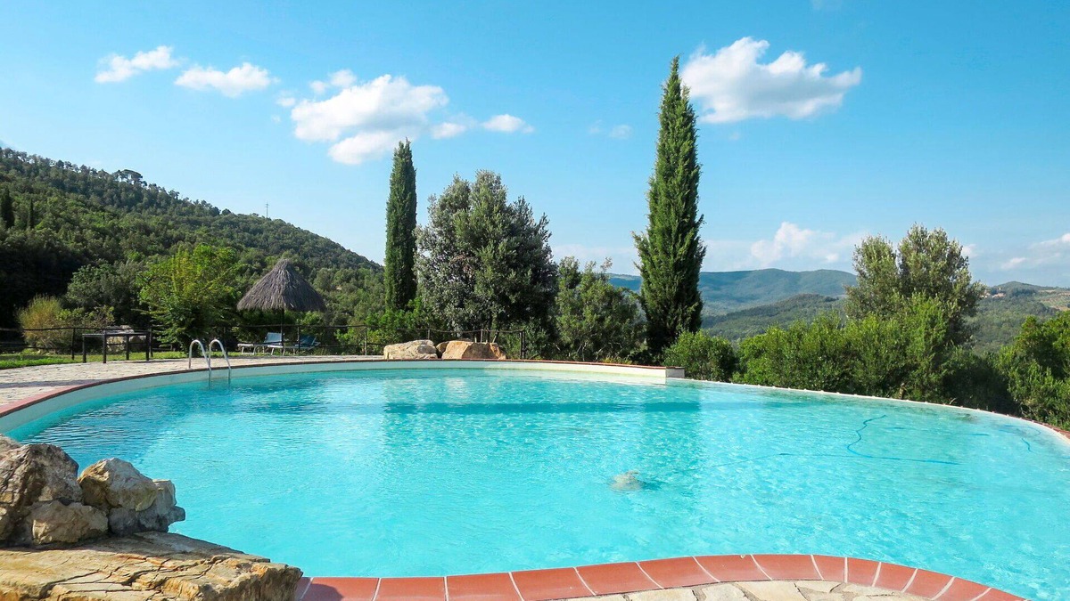 Santo Villa | Nice apartment in villa for 4 guests with pool, A/C, patio, pets allowed and panoramic view