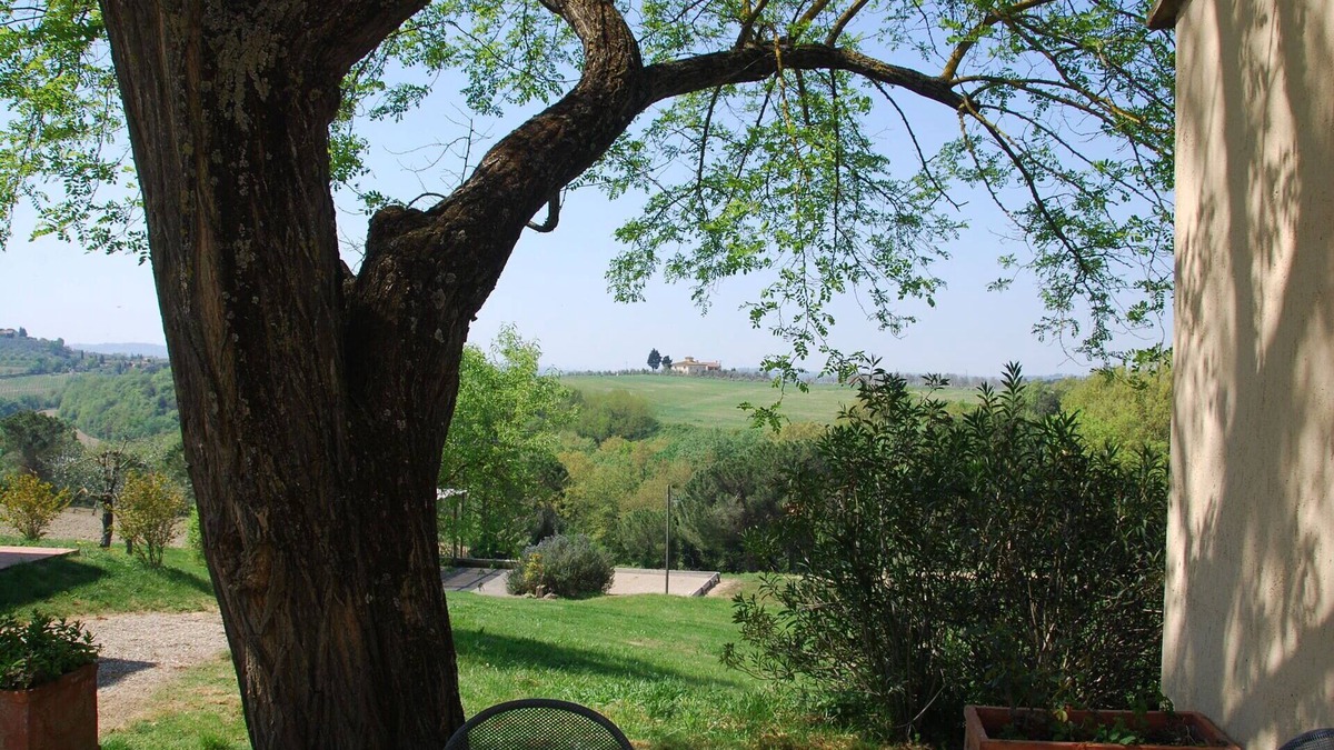 Castelfiorentino Villa | Nice apartment in villa for 4 guests with pool, WIFI and panoramic view, close to San Gimignano