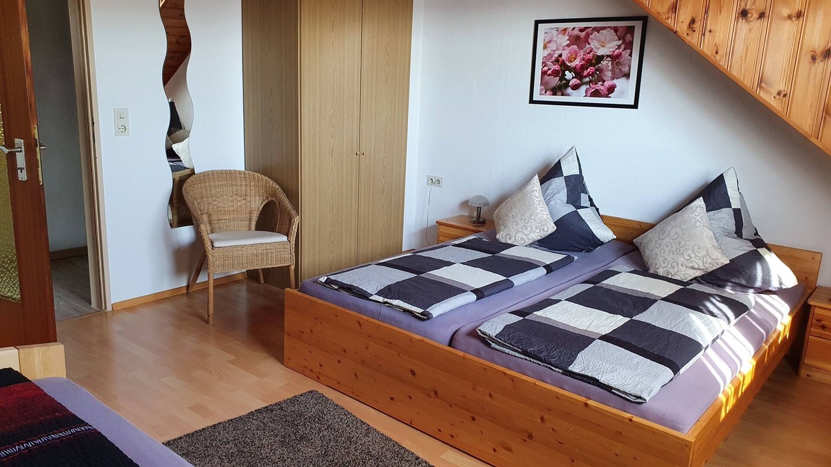 Diedorf Markt Apartment | Nice apartment 65 m², 2. Floor, 3 bedrooms, glazed terrace