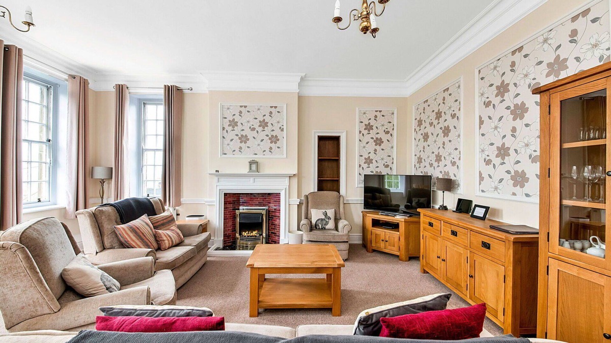 Thirsk Apartment | Nice apartment for 6 guests with WIFI, hot tub, pool and terrace