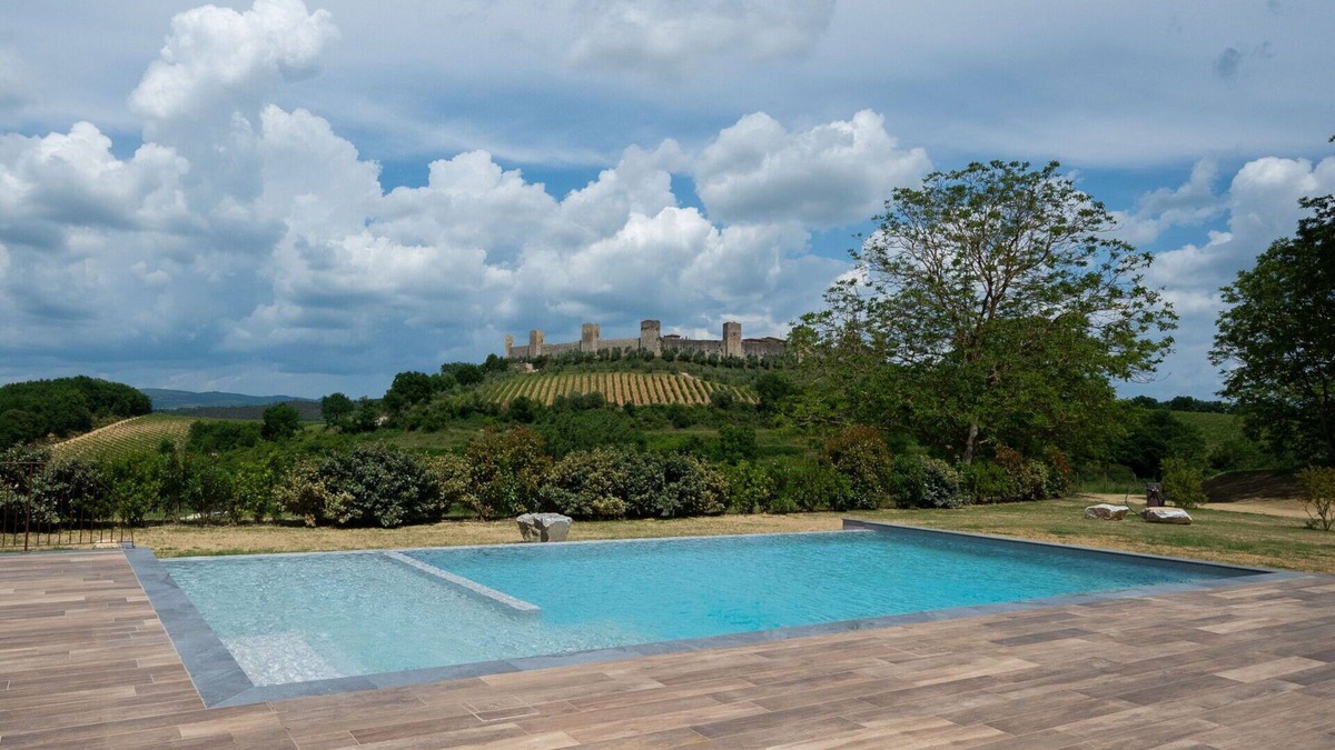 Monteriggioni Apartment | Nice apartment for 4 guests with WIFI, pool, A/C, TV and pets allowed, close to Siena