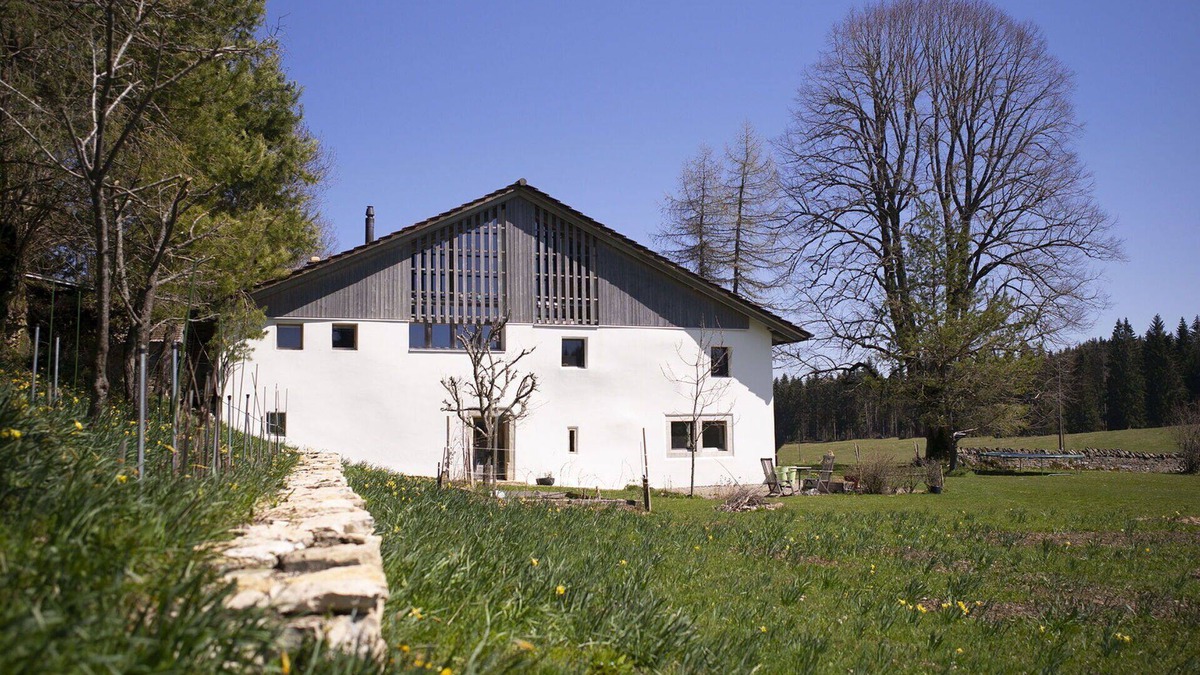 Les Genevez Apartment | Nice apartment for 8 people with WIFI, TV, balcony and parking