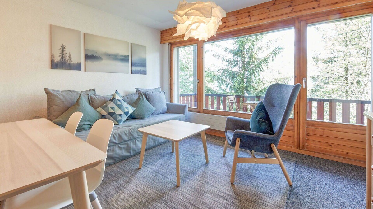 Heremence Apartment | Nice apartment for 4 people with WIFI, pool, TV, balcony and panoramic view