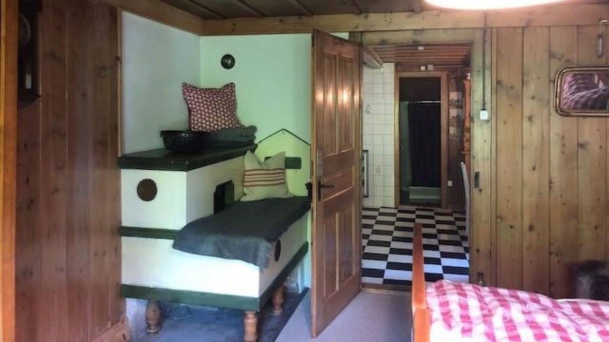 Wilderswil Apartment | Nice apartment for 4 people with WIFI, TV, pets allowed and parking