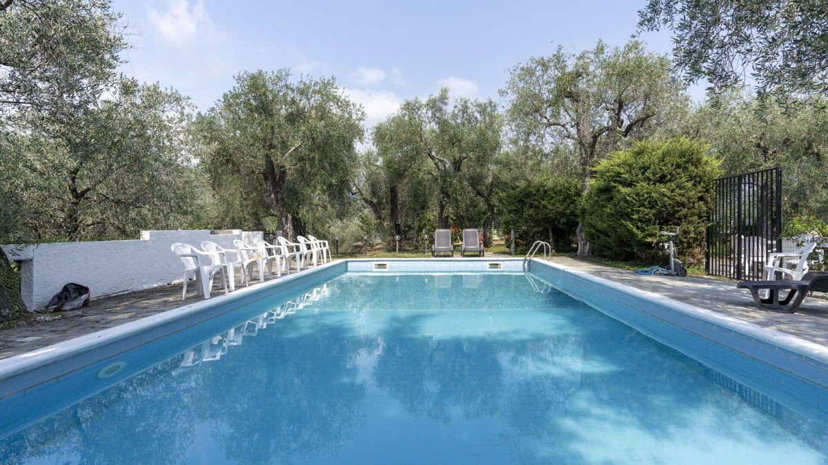 Gazzelli Apartment | Nice apartment for 4 guests with WIFI, pool, balcony, pets allowed and panoramic view