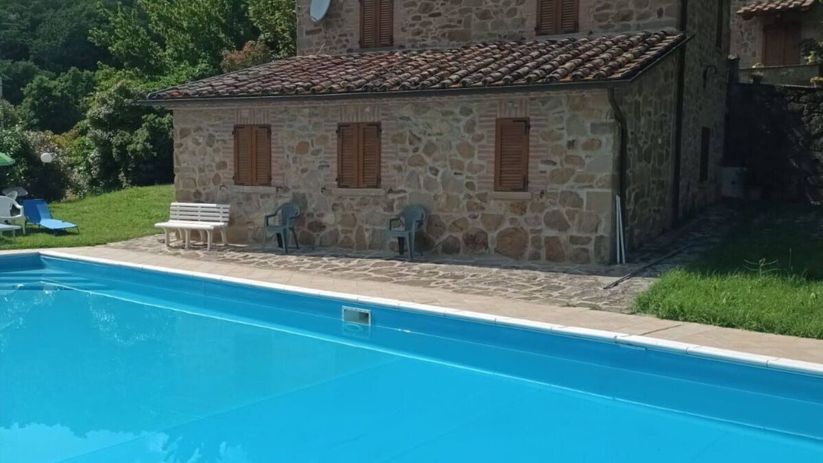 Volerrano Apartment | Nice apartment for 8 guests with WIFI, pool and pets allowed