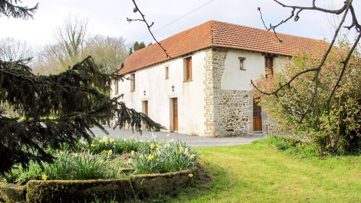 Savigny House | Nice apartment in villa for 3 guests with WIFI, TV, patio and pets allowed