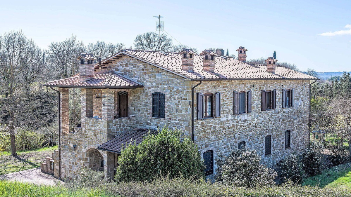 Lidarno Villa | Nice apartment in villa for 6 people with pool, WIFI, TV, patio and pets allowed