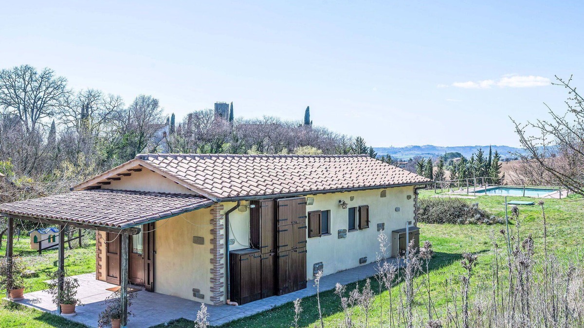 Lidarno Villa | Nice apartment in villa for 4 people with pool, A/C, WIFI, TV, patio and pets allowed