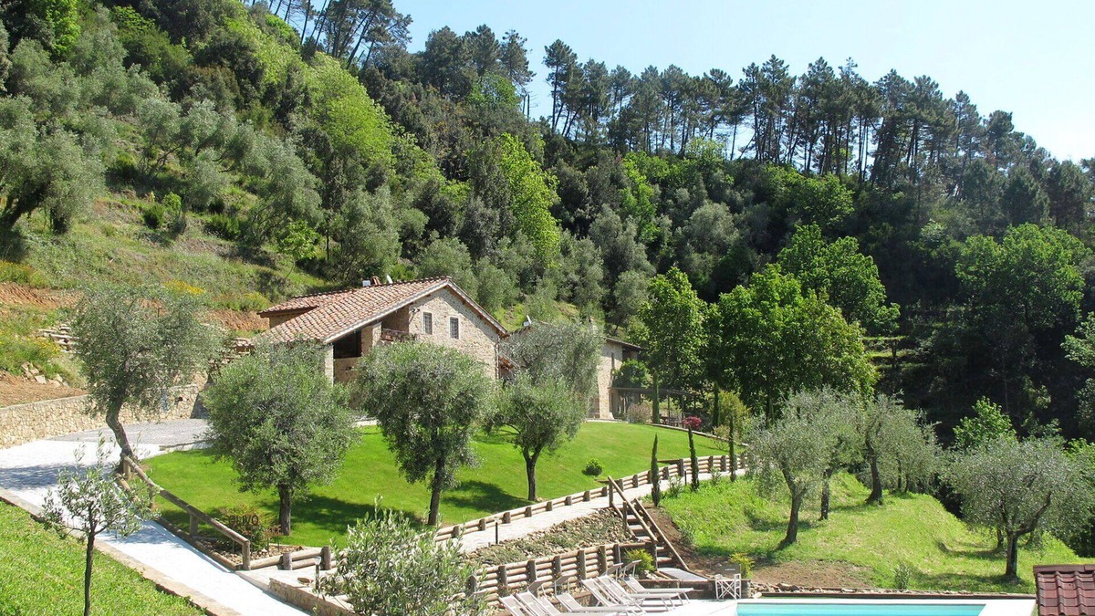 Pescaglia Villa | Nice apartment in villa for 6 people with pool, WIFI, A/C, TV, terrace and pets allowed